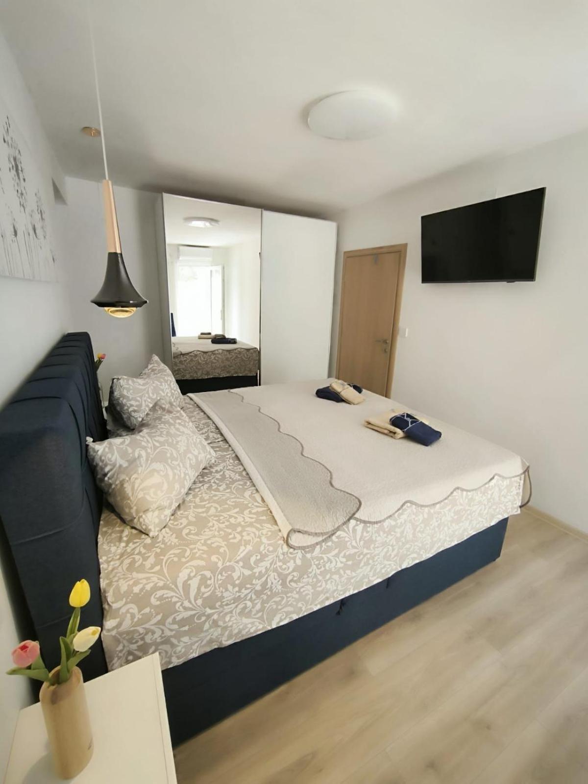 Apartment And Room Hudoletnjak Šilo Zimmer foto